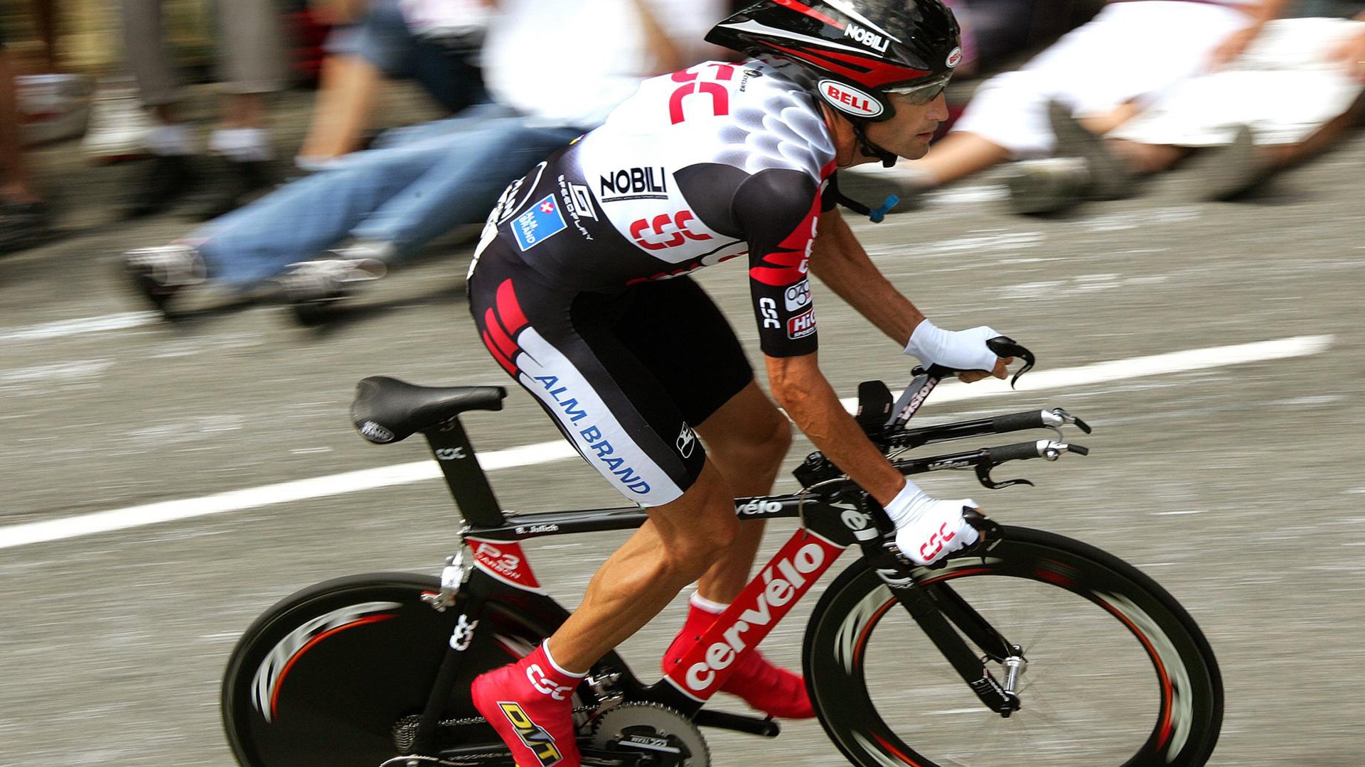 浓眉哥重要时刻大比分获胜,巴黎圣日耳曼带队取胜!观众掌声雷动